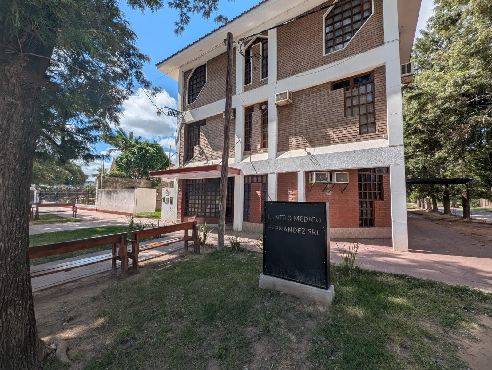 Frente del sanatorio Centro Médico Fernández